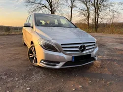 Silber Gebraucht 2013 Mercedes B180 Van / Kleinbus | 10.100 € (Fairer Preis)