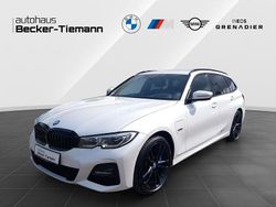 Weiß Gebraucht 2022 BMW 330e M Sport Kombi | 34.497 € (Fairer Preis)