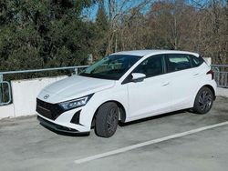 Weiß Gebraucht 2024 Hyundai i20 Turbo Limousine | 16.700 € (Guter Preis)