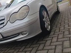 Silber Gebraucht 2001 Mercedes 240 Limousine | 2.400 €