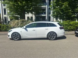 Weiß Gebraucht 2016 Opel Insignia Edition Kombi | 10.500 € (Fairer Preis)