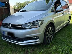 Silber Gebraucht 2017 VW Touran Edition Van / Kleinbus | 14.200 € (Fairer Preis)
