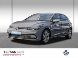 Grau Gebraucht 2024 VW Golf VIII Style Limousine | 31.880 € (Etwas zu teuer)