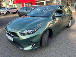 Grün Gebraucht 2025 Kia Ceed Vision Limousine | 21.690 € (Guter Preis)