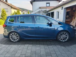Blau Gebraucht 2016 Opel Zafira OPC Van / Kleinbus | 13.666 € (Guter Preis)