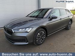 Graphitgrau metallic Neu 2025 Skoda Superb Selection Kombi | 46.490 € (Guter Preis)