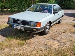 Grün Gebraucht 1985 Audi 100 Limousine | 2.299 €