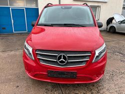 Rot Gebraucht 2016 Mercedes Vito Van / Kleinbus | 17.900 €