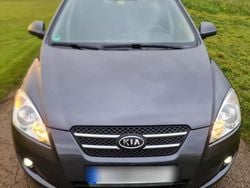 Grau Gebraucht 2008 Kia Ceed Sportswagon Kombi | 3.000 € (Fairer Preis)