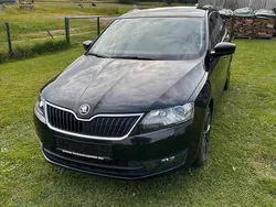 Schwarz Gebraucht 2015 Skoda Rapid Active Kombi | 6.400 € (Guter Preis)
