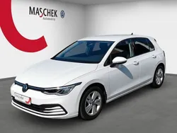 Weiß Gebraucht 2020 VW Golf VIII Life Limousine | 16.440 € (Fairer Preis)