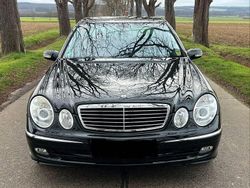 Schwarz Gebraucht 2005 Mercedes E200 Avantgarde Limousine | 5.999 € (Fairer Preis)