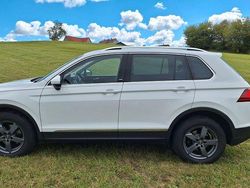 Weiß Gebraucht 2017 VW Tiguan Sound SUV | 20.100 € (Fairer Preis)