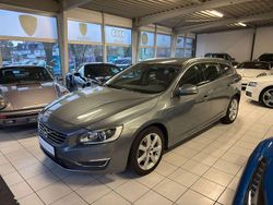 Grau Gebraucht 2018 Volvo V60 Summum Kombi | 18.990 € (Fairer Preis)