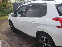 Weiß Gebraucht 2013 Peugeot 2008 Allure SUV | 6.500 € (Fairer Preis)