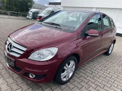 Rot Gebraucht 2010 Mercedes B200 Van / Kleinbus | 7.999 € (Etwas zu teuer)