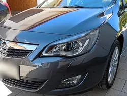 Grau Gebraucht 2010 Opel Astra Limousine | 7.500 €