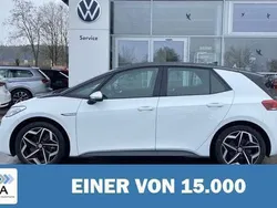 Weiß metallic Gebraucht 2022 VW ID.3 Pro Kleinwagen | 28.940 € (Teuer)