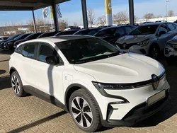 Arktisweiß Gebraucht 2023 Renault Mégane Evolution Limousine | 26.990 € (Guter Preis)