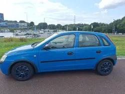 Blau Gebraucht 2001 Opel Corsa Limousine | 900 € (Guter Preis)