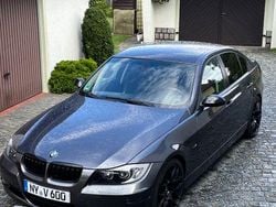 Grau Gebraucht 2006 BMW 320 Limousine | 2.500 € (Superpreis)