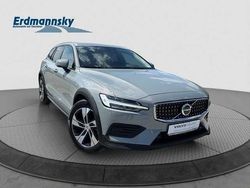Gebraucht 2024 Volvo V60 CC Kombi | 45.960 € (Teuer)