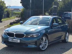Blau Gebraucht 2021 BMW 318 Advantage Limousine | 27.790 € (Guter Preis)