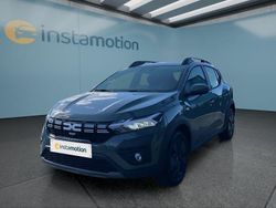 Grau Gebraucht 2025 Dacia Sandero Kleinwagen | 19.799 € (Etwas zu teuer)