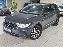 Grau Gebraucht 2023 VW Tiguan Active SUV | 22.500 € (Guter Preis)