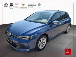 Blau Gebraucht 2024 VW Golf VIII Life Limousine | 25.790 € (Fairer Preis)