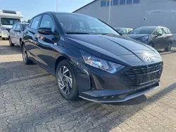 Grau Neu 2025 Hyundai i20 Limousine | 19.980 € (Fairer Preis)