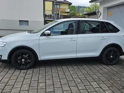 Weiß Gebraucht 2015 Skoda Rapid ScoutLine Kombi | 6.200 € (Superpreis)