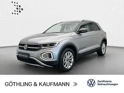 Pyritsilber metallic/schwarz Gebraucht 2024 VW T-Roc Style SUV | 28.260 € (Guter Preis)