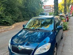 Blau Gebraucht 2013 Skoda Fabia Kleinwagen | 3.501 € (Fairer Preis)