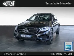 Schwarz (obsidianschwarz metalliclack) Gebraucht 2019 Mercedes GLC250 AMG SUV | 31.451 € (Etwas zu teuer)
