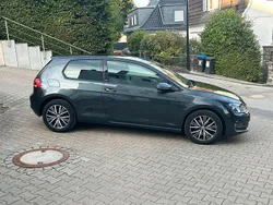 Schwarz Gebraucht 2016 VW Golf VII Allstar Limousine | 10.900 € (Guter Preis)