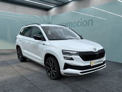 Weiß Gebraucht 2023 Skoda Karoq SportLine SUV | 41.940 €