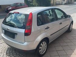 Silber Gebraucht 2002 Ford Fiesta Kleinwagen | 2.000 € (Fairer Preis)