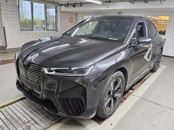Sophistograu brillanteffekt metalli Gebraucht 2022 BMW iX Sport Line SUV | 43.460 € (Fairer Preis)