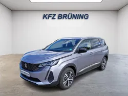 Artensegrau metallic (metallic) Gebraucht 2024 Peugeot 5008 Allure Van / Kleinbus | 28.880 € (Fairer Preis)