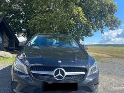 Schwarz Gebraucht 2015 Mercedes CLA200 Shooting Brake Kombi | 11.800 € (Superpreis)