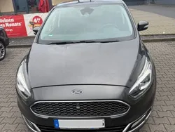 Grau Gebraucht 2018 Ford S-MAX Vignale Van / Kleinbus | 16.900 € (Fairer Preis)