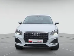 Gletscherweiß metallic Gebraucht 2024 Audi Q2 Advanced Plus SUV | 29.680 € (Fairer Preis)