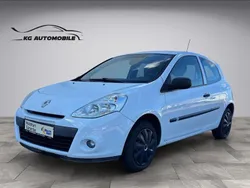 Weiß Gebraucht 2009 Renault Clio III Expression Kleinwagen | 2.799 € (Fairer Preis)
