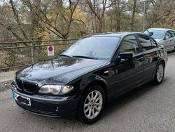 Schwarz Gebraucht 2002 BMW 318 Kleinwagen | 2.800 € (Fairer Preis)