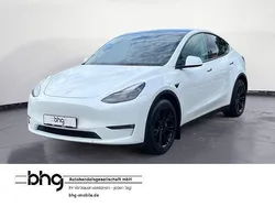 Hell weiß metallic Gebraucht 2022 Tesla Model Y Long Range SUV | 29.960 € (Guter Preis)