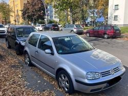 Silber Gebraucht 2001 VW Golf IV Kleinwagen | 2.500 € (Guter Preis)