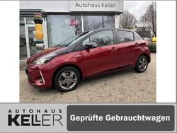 Tokiorot perleffekt / mysticschwarz mica Gebraucht 2019 Toyota Yaris Hybrid Basis Limousine | 14.960 € (Fairer Preis)