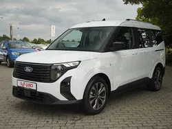 Weiß Gebraucht 2024 Ford Tourneo Courier Titanium Van / Kleinbus | 23.490 € (Guter Preis)