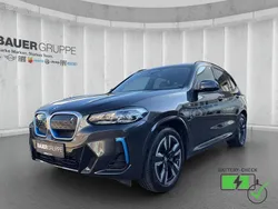 Grau Gebraucht 2022 BMW iX3 Sport Line SUV | 36.930 € (Fairer Preis)